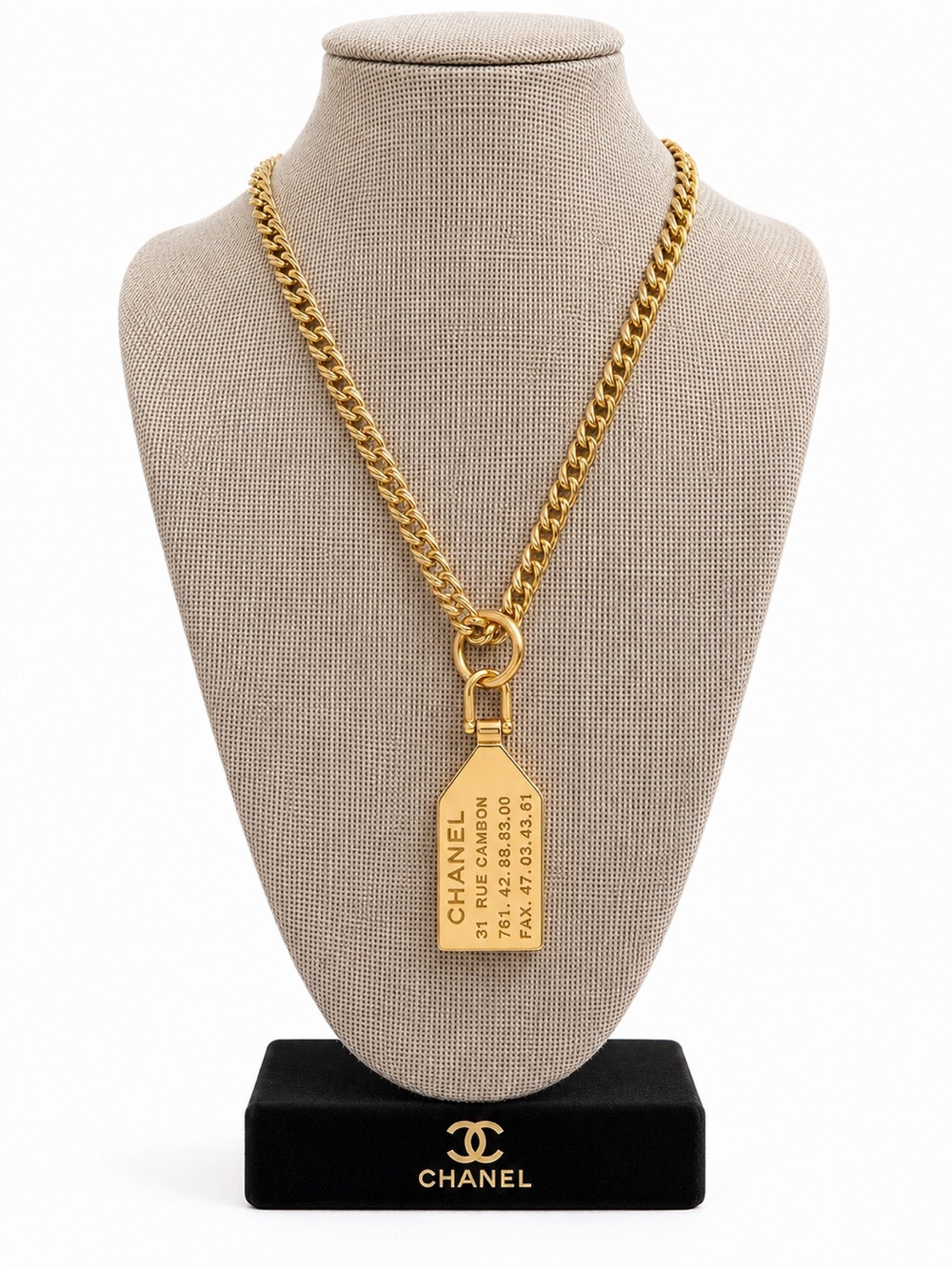 CHANEL 31 Rue Cambon Gold tag pendent Necklace| Italy | 750